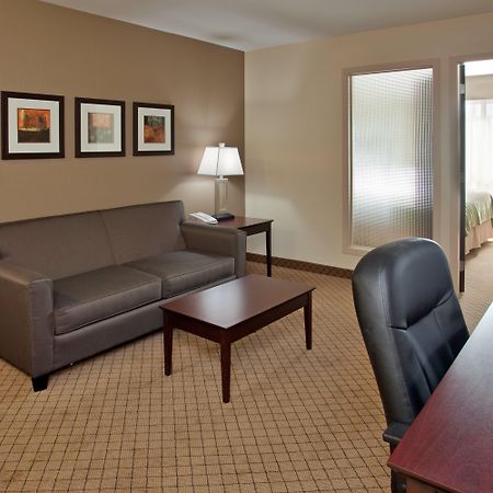 Holiday Inn Hotel And Suites-Kamloops By Ihg Экстерьер фото