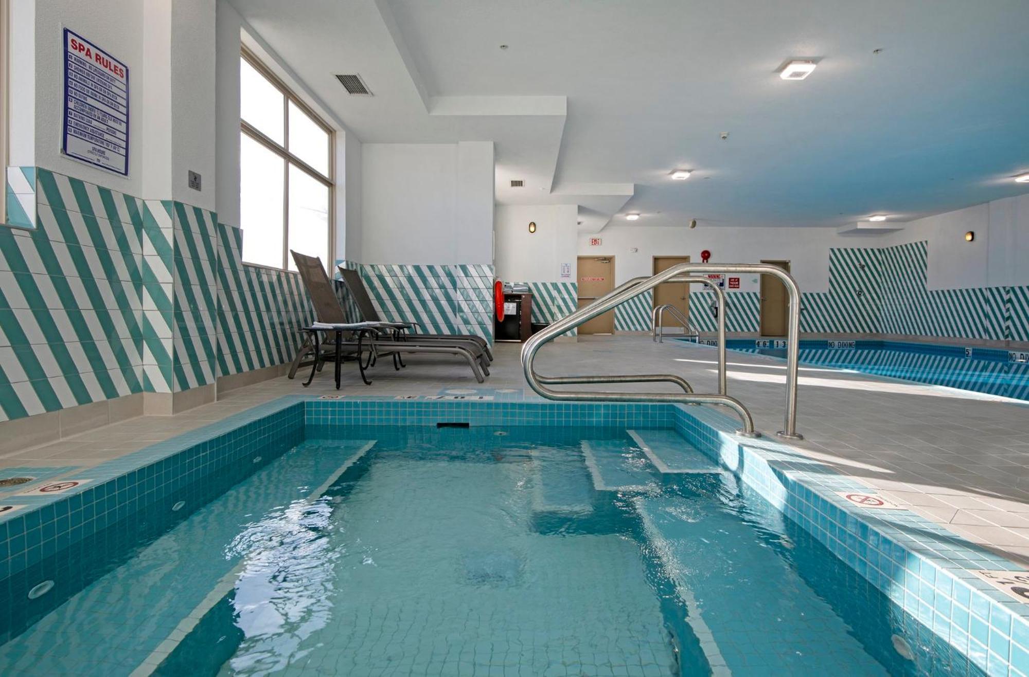 Holiday Inn Hotel And Suites-Kamloops By Ihg Экстерьер фото