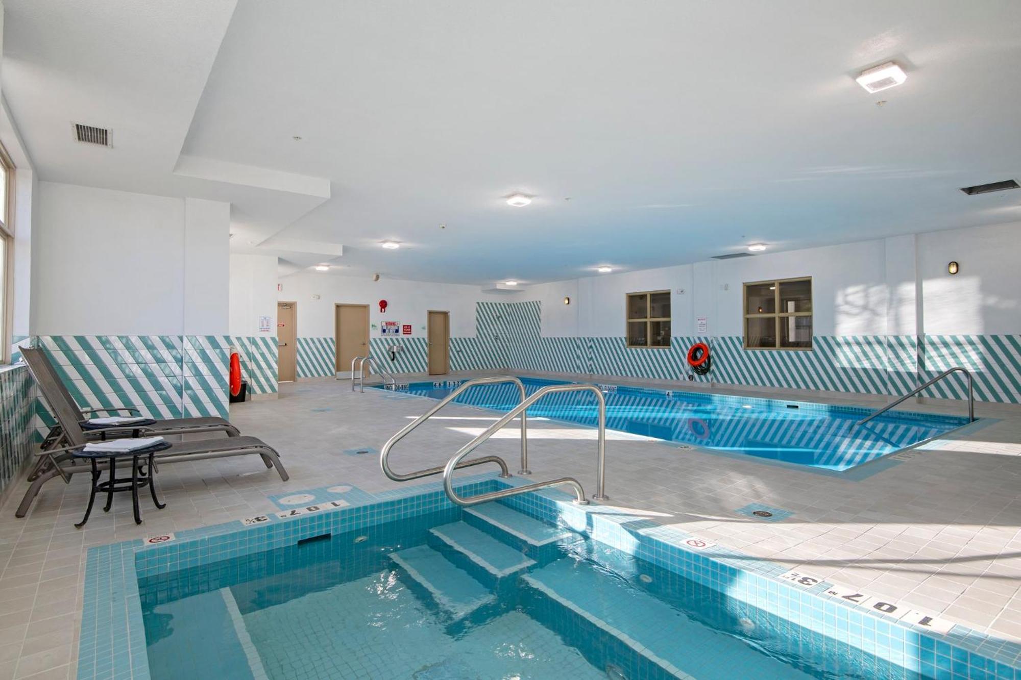 Holiday Inn Hotel And Suites-Kamloops By Ihg Экстерьер фото