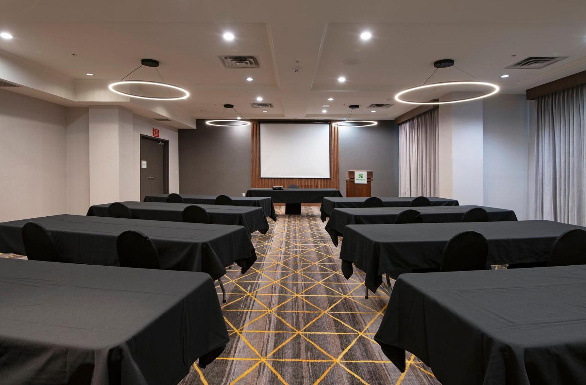 Holiday Inn Hotel And Suites-Kamloops By Ihg Экстерьер фото