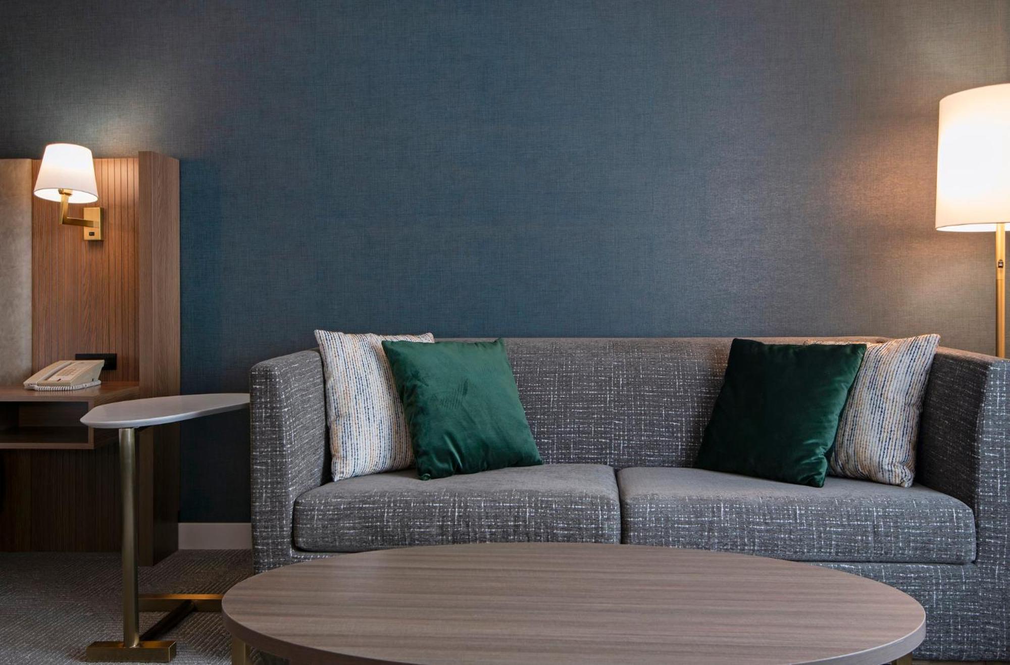 Holiday Inn Hotel And Suites-Kamloops By Ihg Экстерьер фото
