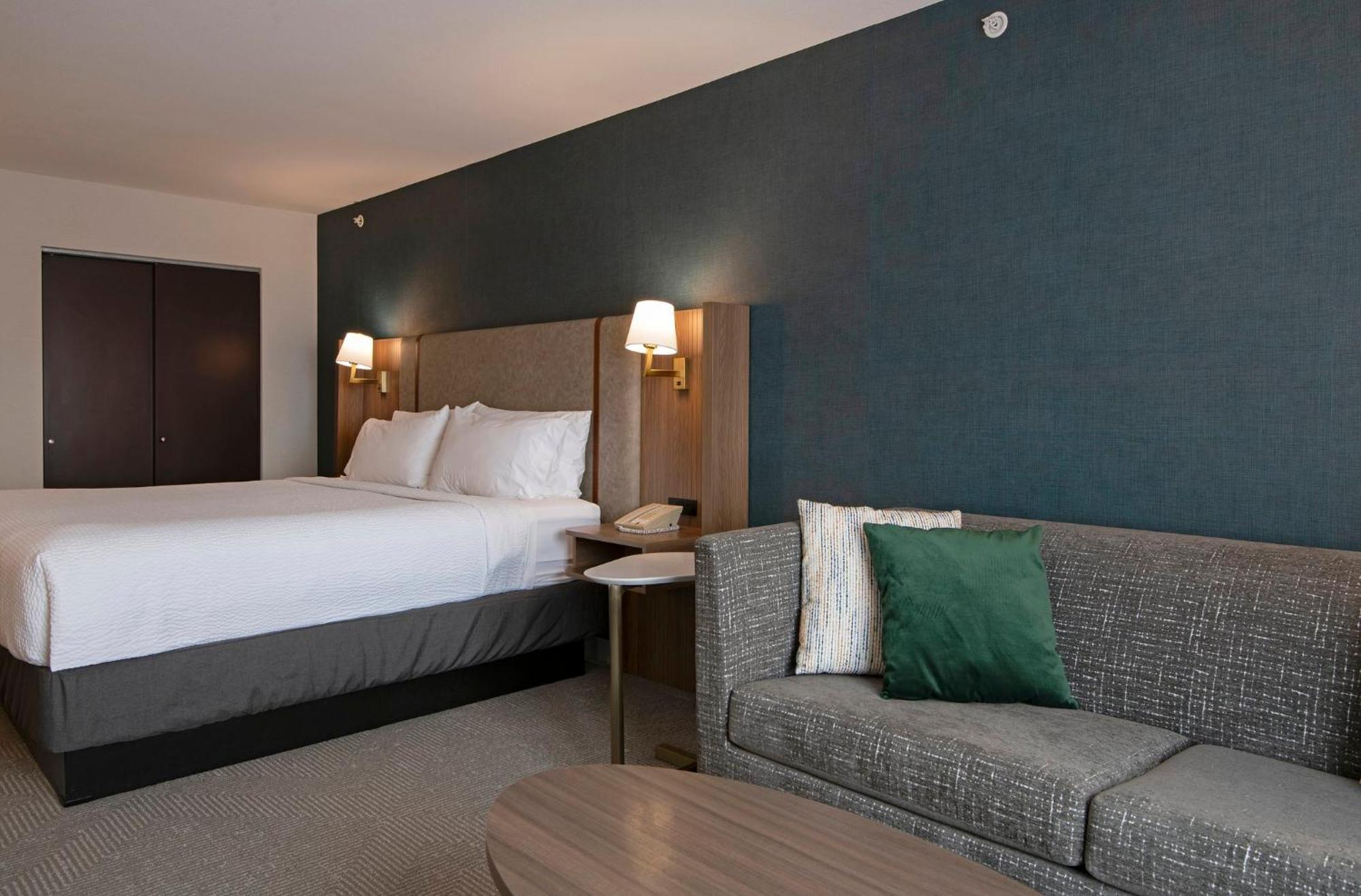 Holiday Inn Hotel And Suites-Kamloops By Ihg Экстерьер фото