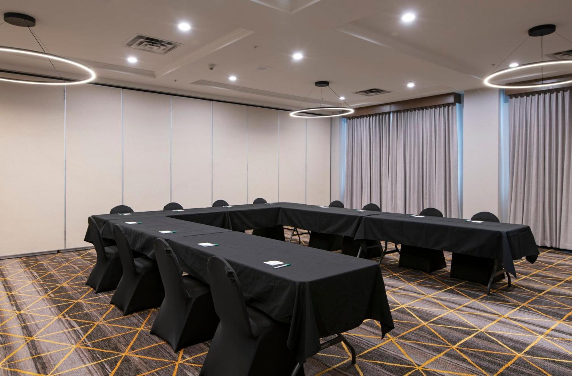 Holiday Inn Hotel And Suites-Kamloops By Ihg Экстерьер фото
