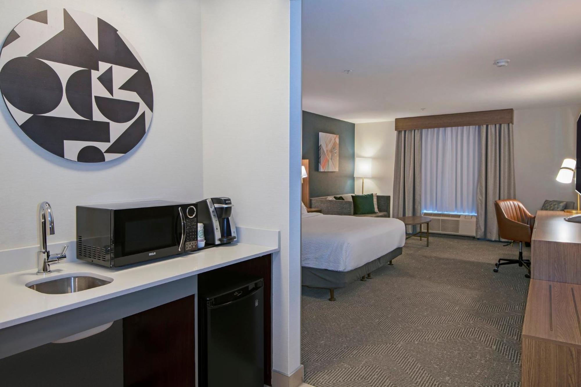 Holiday Inn Hotel And Suites-Kamloops By Ihg Экстерьер фото