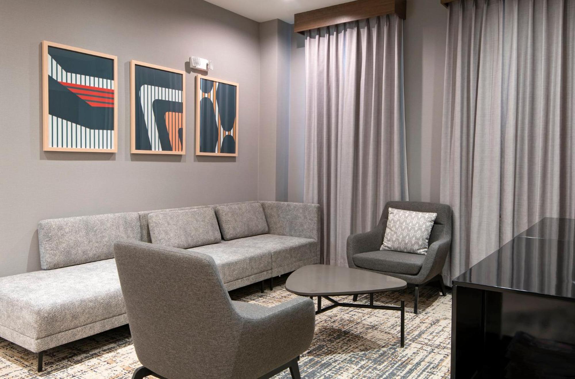 Holiday Inn Hotel And Suites-Kamloops By Ihg Экстерьер фото