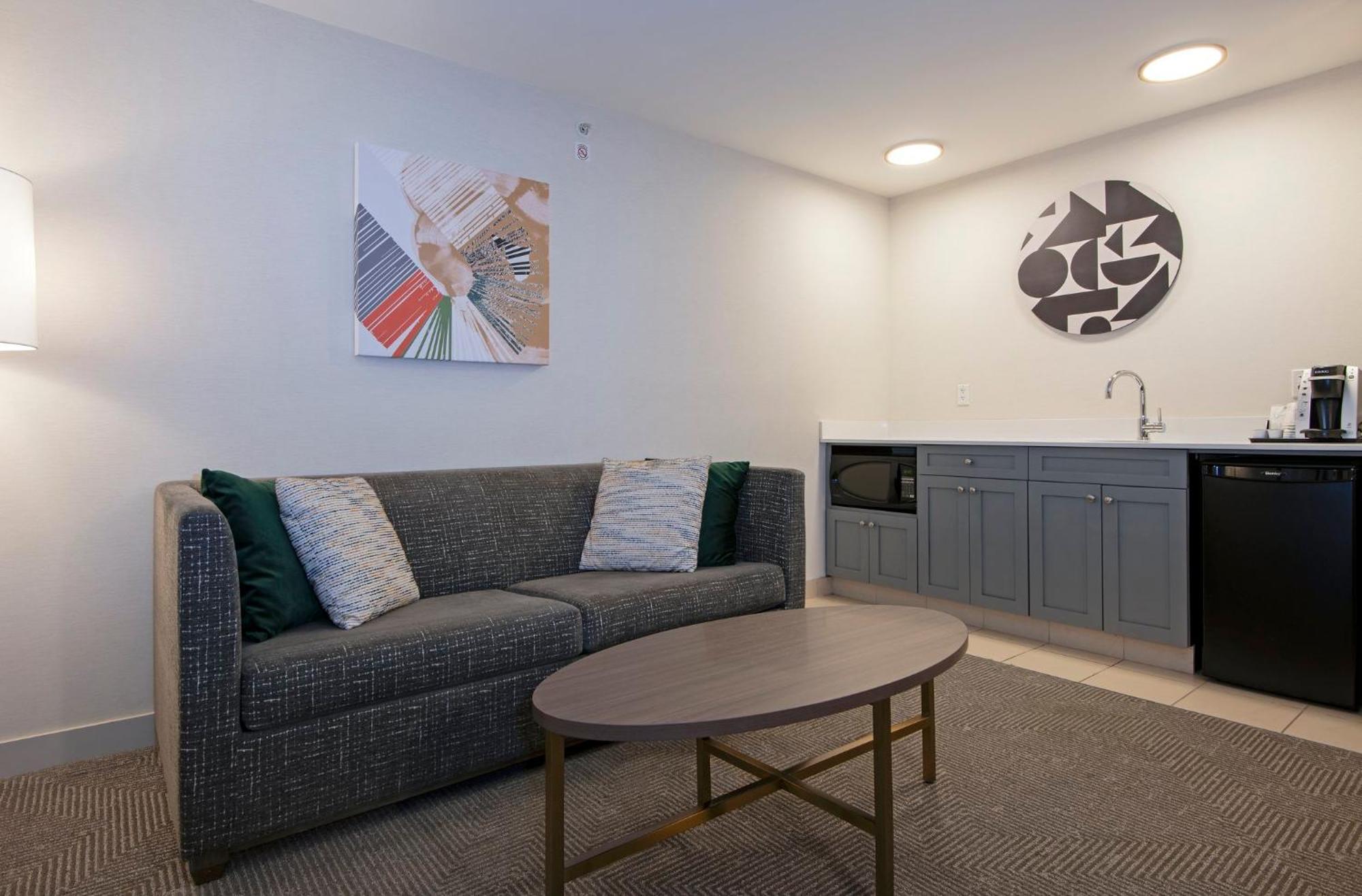 Holiday Inn Hotel And Suites-Kamloops By Ihg Экстерьер фото