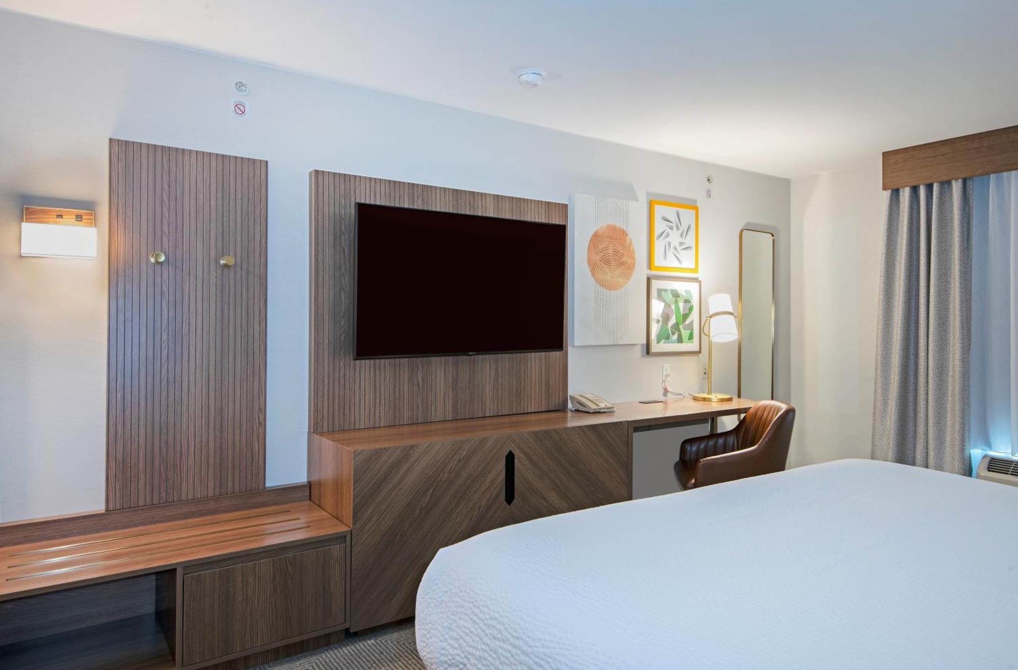 Holiday Inn Hotel And Suites-Kamloops By Ihg Экстерьер фото