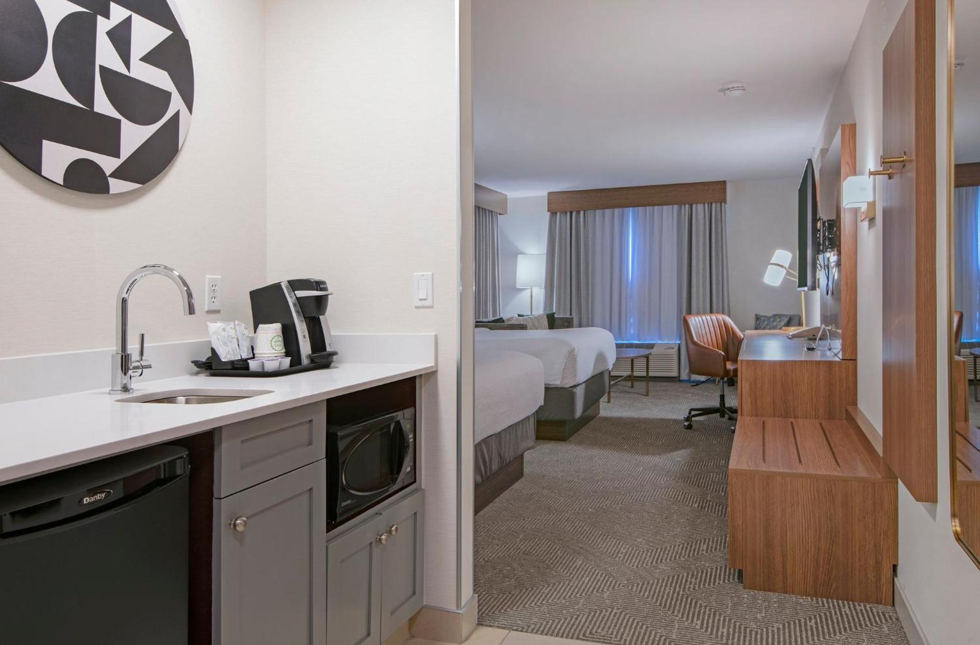Holiday Inn Hotel And Suites-Kamloops By Ihg Экстерьер фото